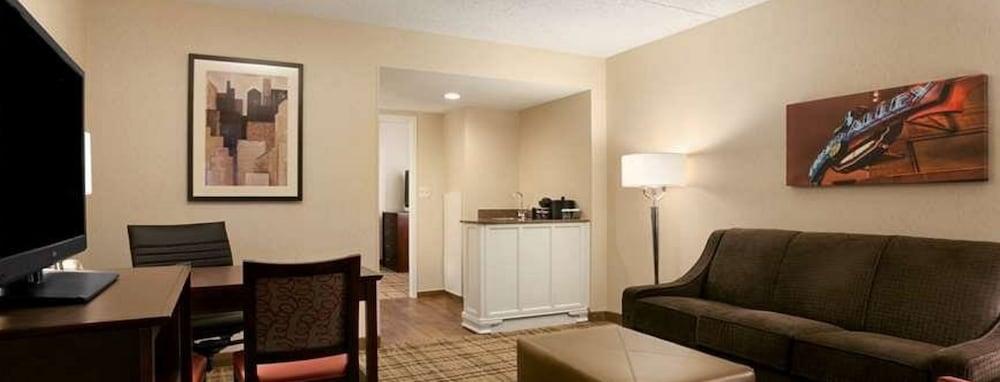 Embassy Suites Cleveland - Beachwood Exteriér fotografie