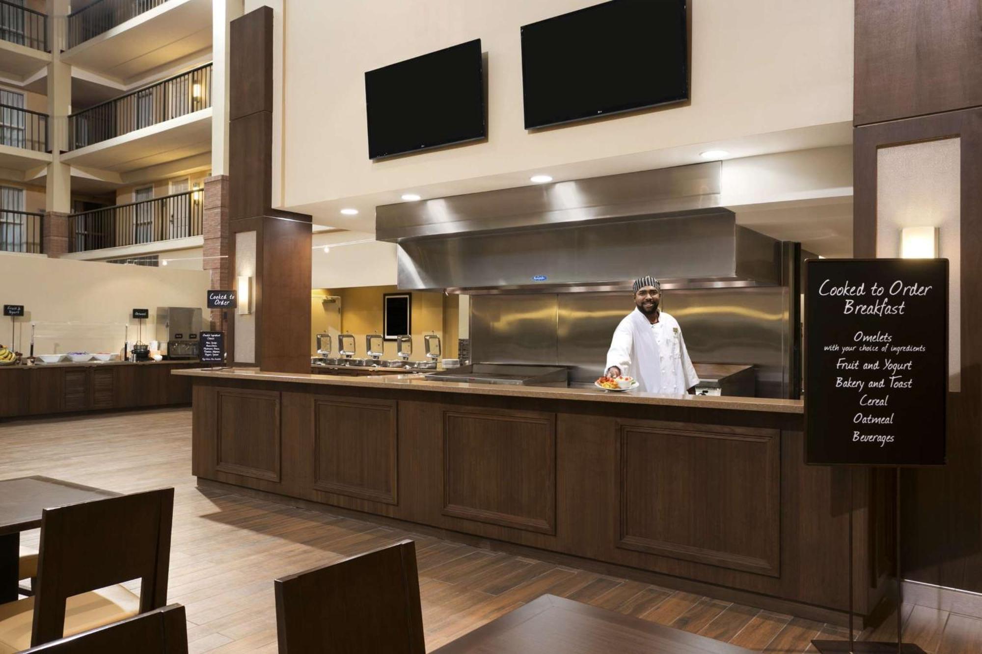 Embassy Suites Cleveland - Beachwood Exteriér fotografie