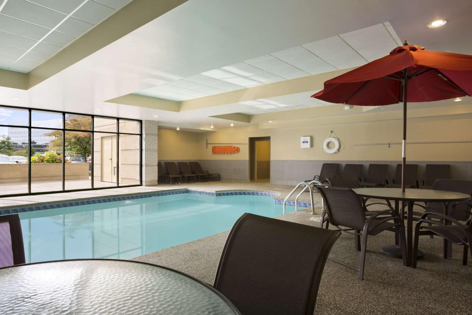 Embassy Suites Cleveland - Beachwood Exteriér fotografie