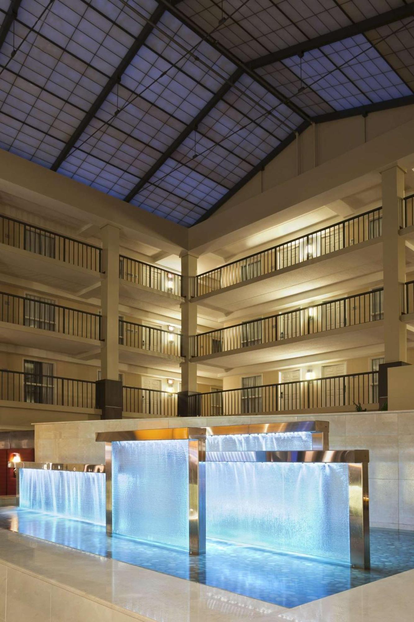 Embassy Suites Cleveland - Beachwood Exteriér fotografie